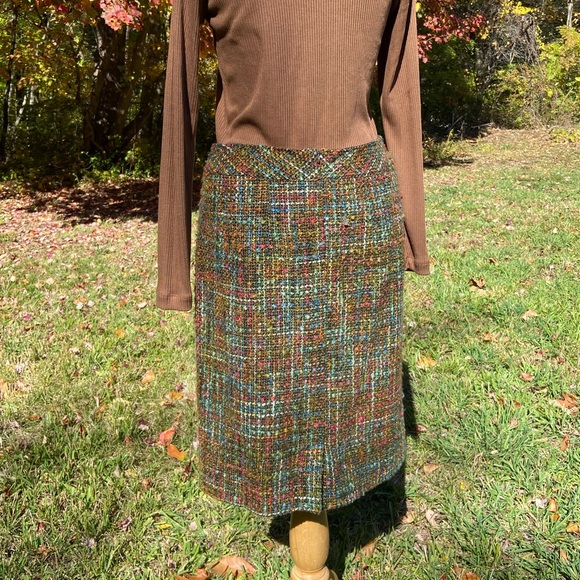 Colorful Woven Skirt 🍁 - Picture 4 of 7